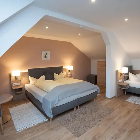 Πανσιόν Neckarperle 3*